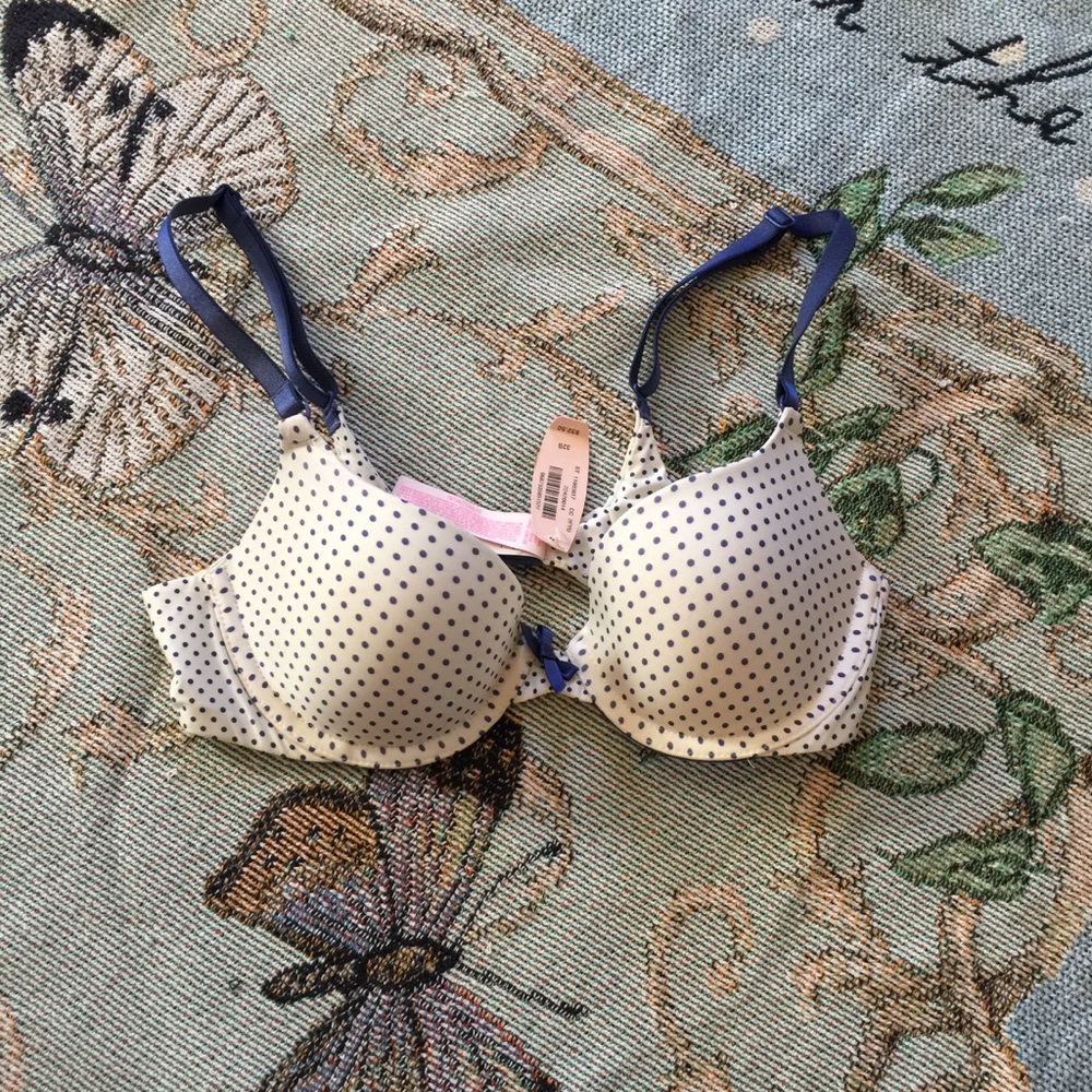 Victoria’s Secret bra 32b